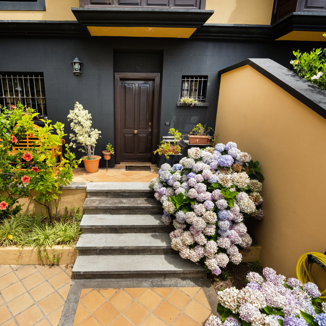 Kiến trúc TQT chuyên thiết kế kiến trúc nội thất và xây nhà trọn gói cho các công trình nhà phố, biệt thự